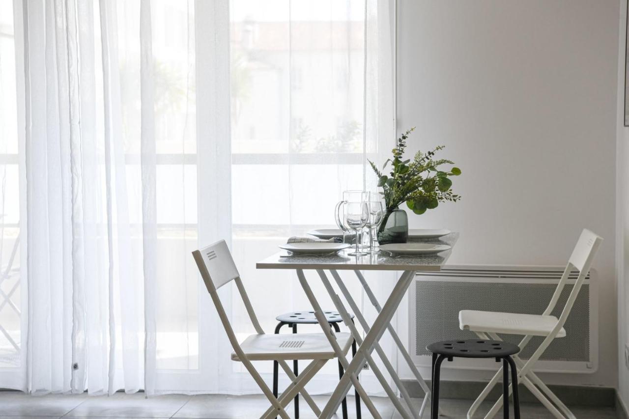 Appart Avec Terrasse Et Parking A 2 Min Du Metro Marseille Ngoại thất bức ảnh