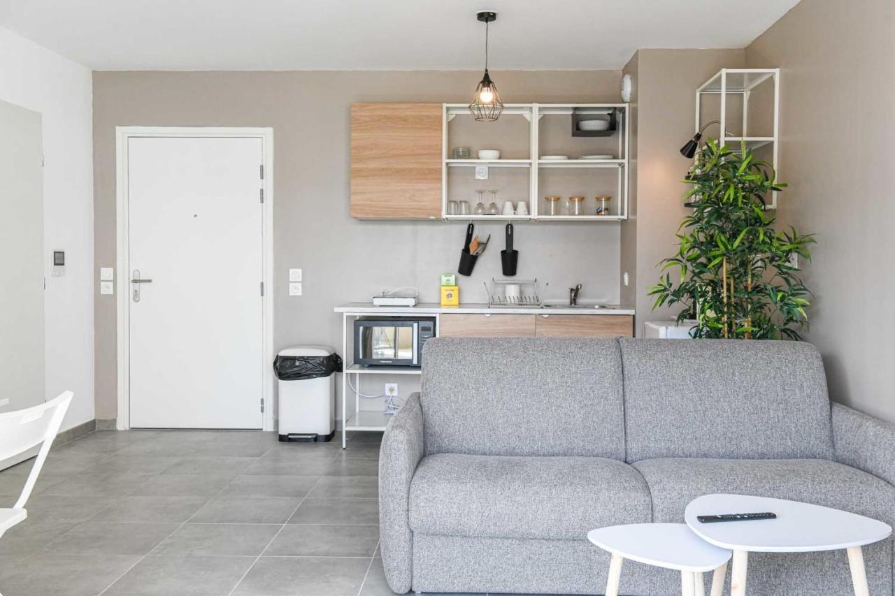 Appart Avec Terrasse Et Parking A 2 Min Du Metro Marseille Ngoại thất bức ảnh