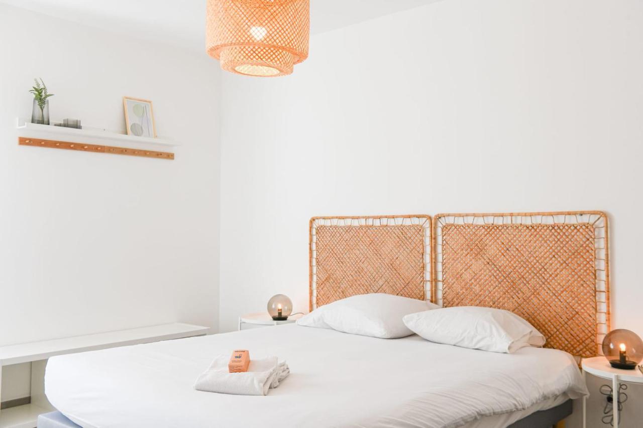 Appart Avec Terrasse Et Parking A 2 Min Du Metro Marseille Ngoại thất bức ảnh